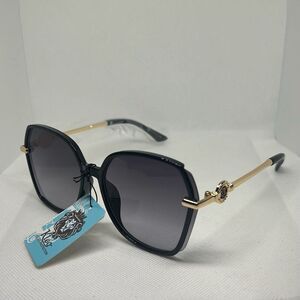Kleo Butterfly Women’s Sunglasses